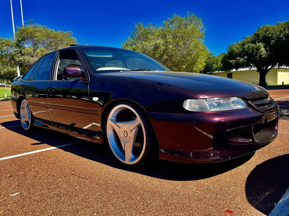 20inch Tri-Spoke Wheels Gloss Silver