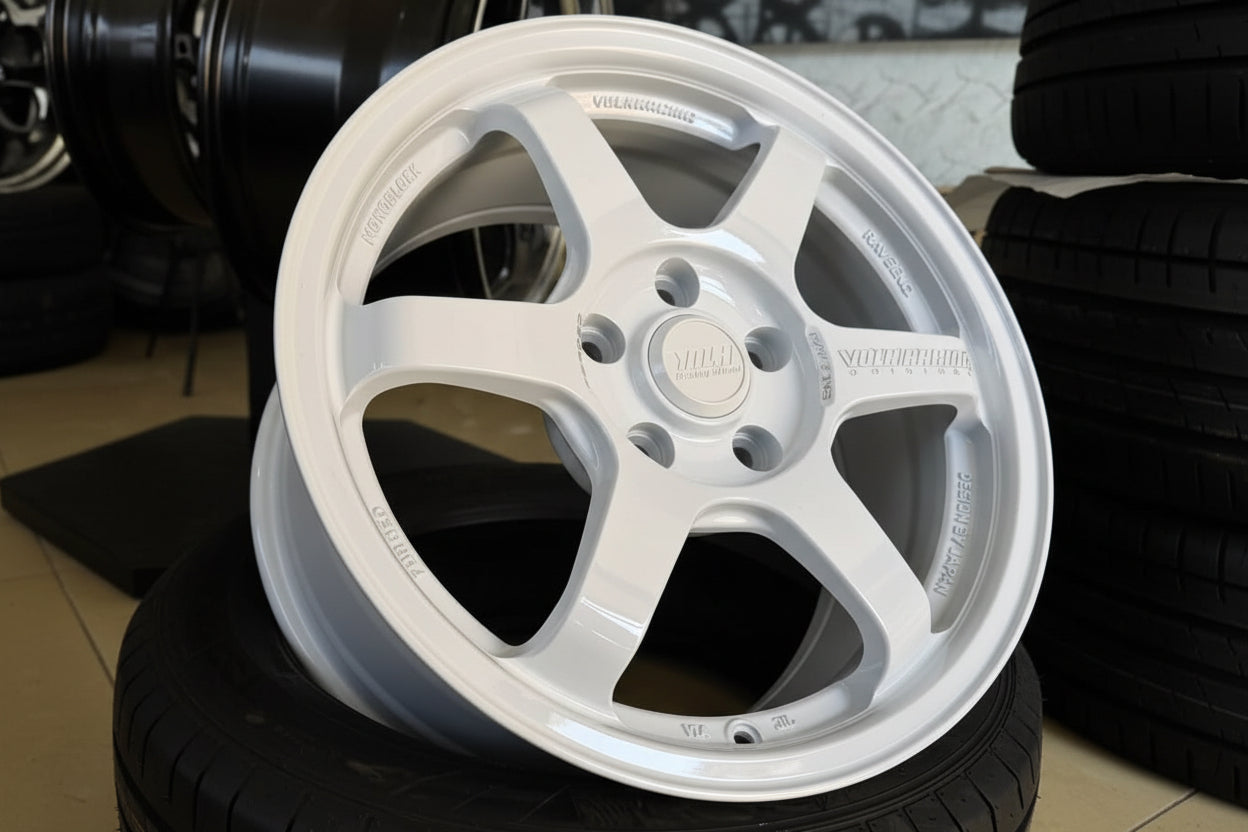 16inch Rays TE37 Style wheels with Engraving