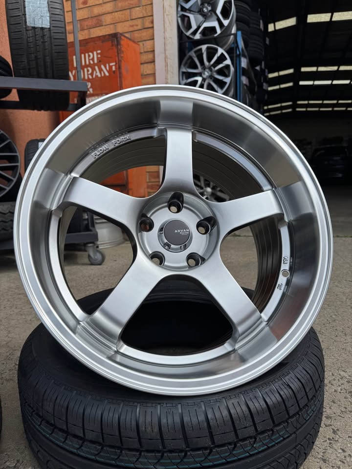 18inch Deep Dish Staggered Advan GT Rracing Style Wheels