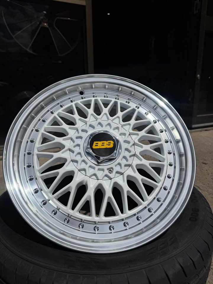 16inch BBS MESH style wheels 16x6.5