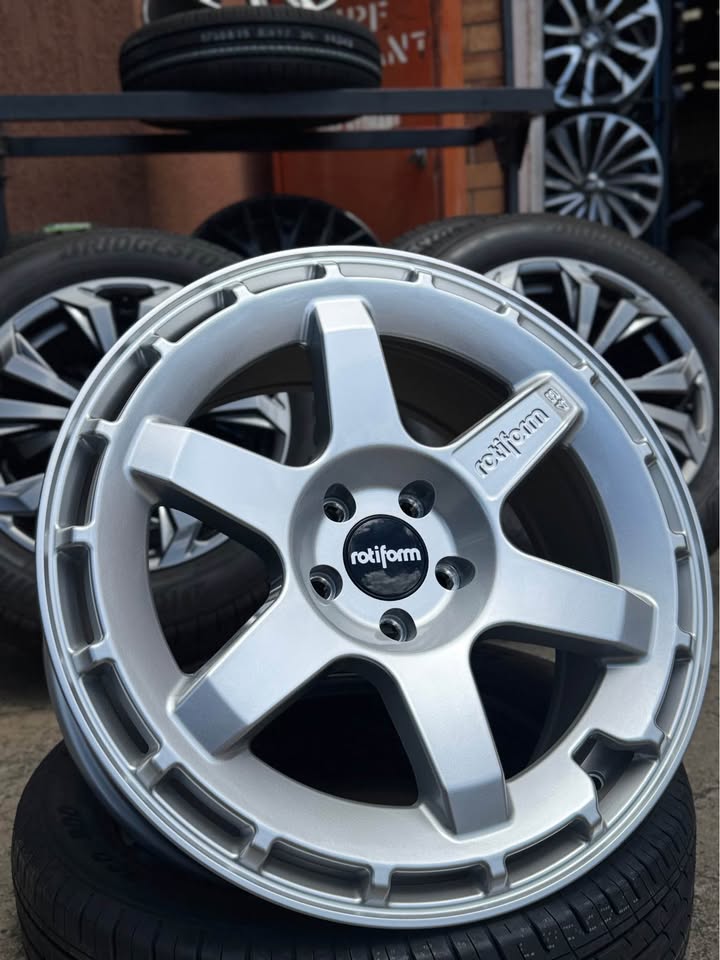 19" Rotiform RSE Wheels