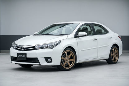17inch Rays TE37 Style Wheels
