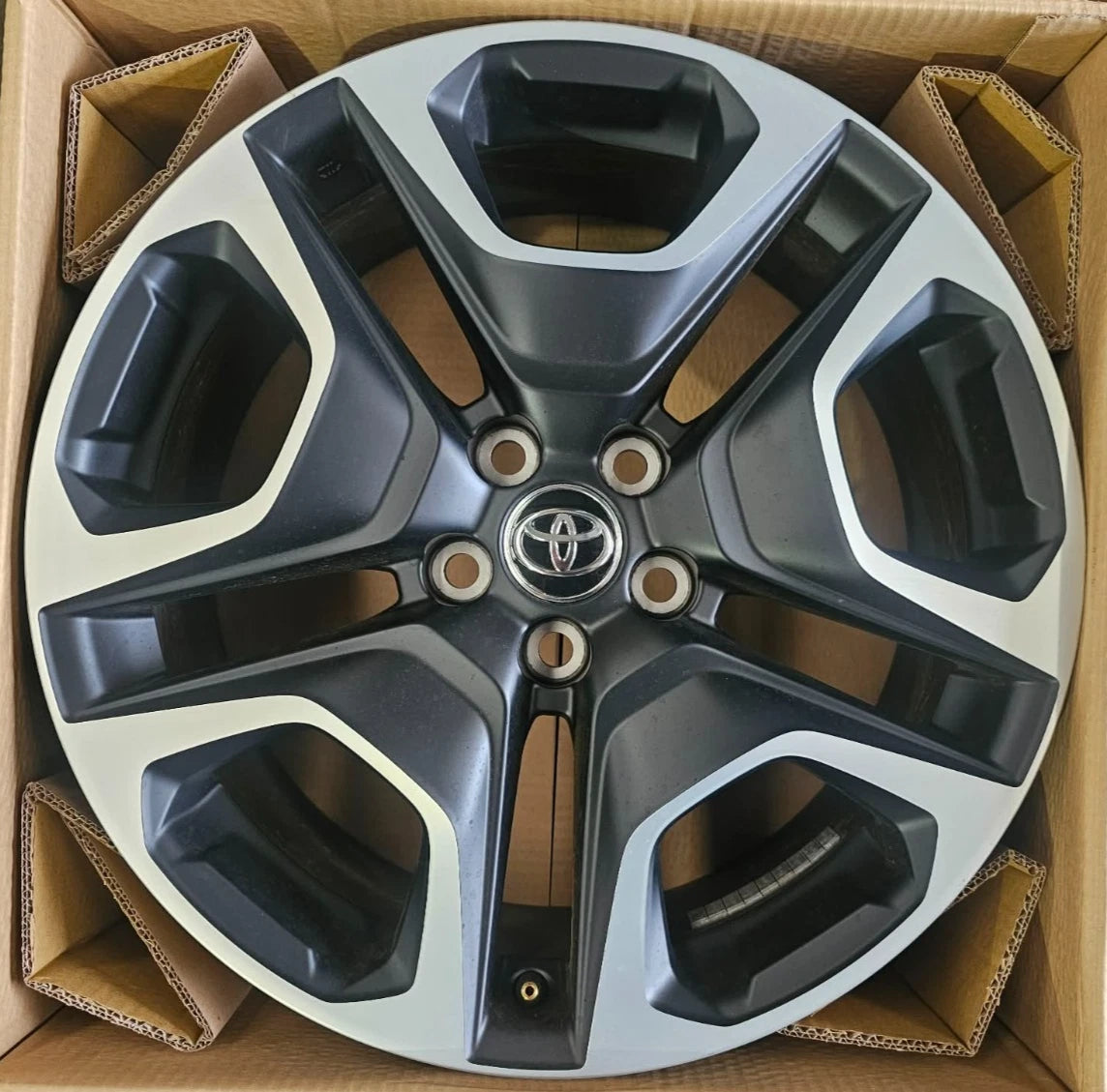 19" Genuine 2024 RAV4 Edge Hybrid Model Oem Wheels