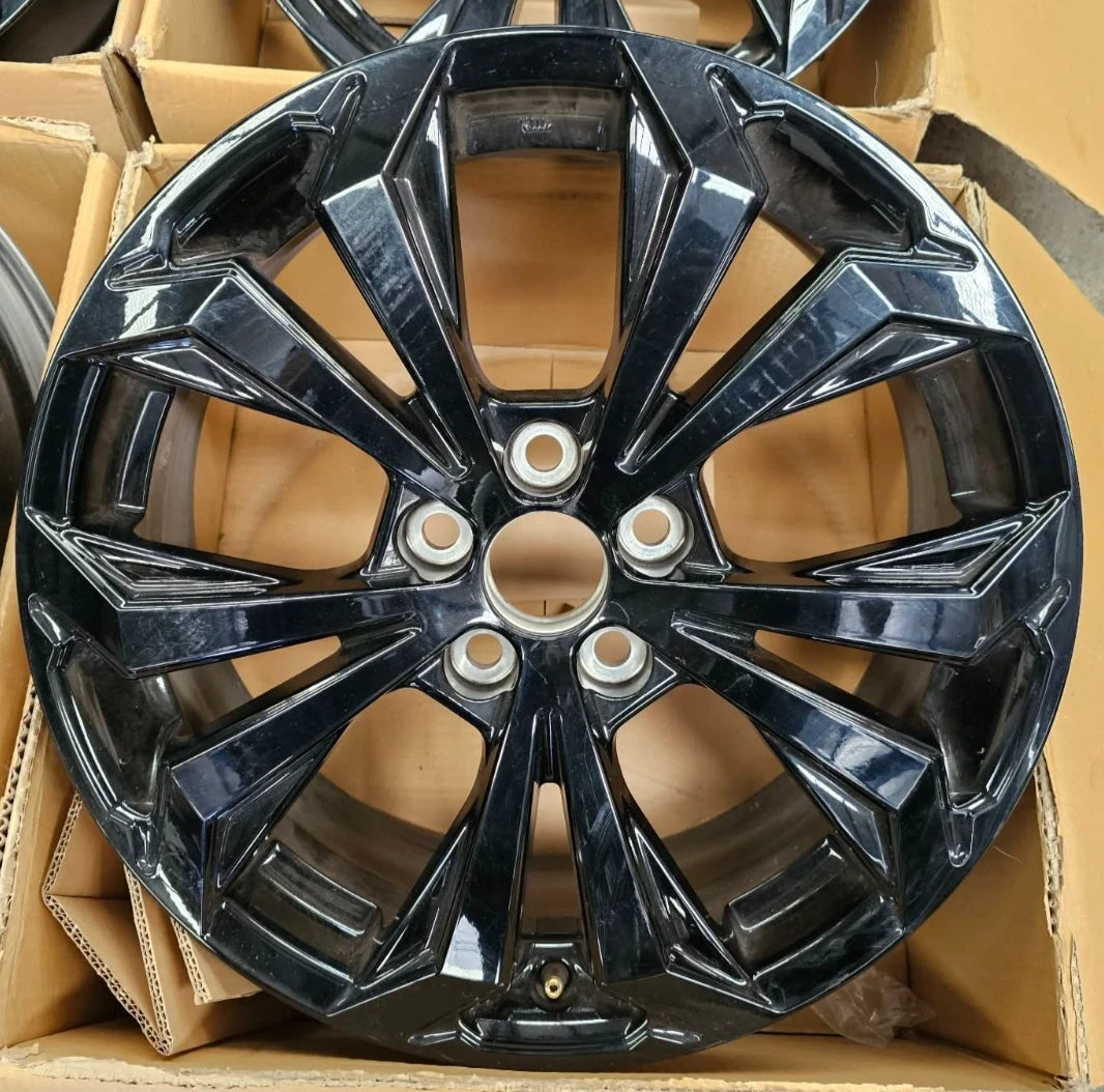 18" Genuine 2023 RAV4 Hybrid Oem Wheels
