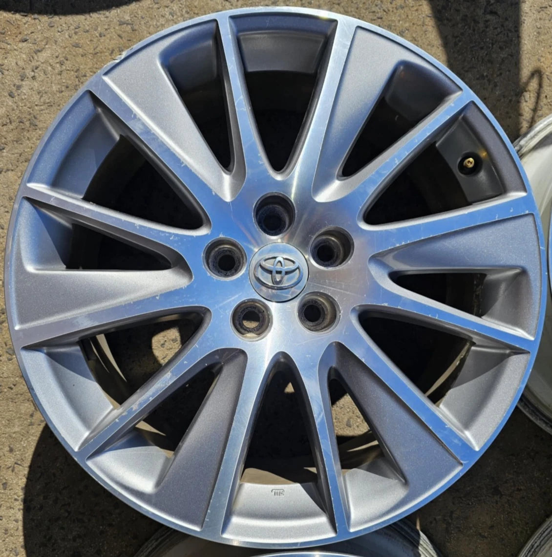 4x 19" Genuine Kluger Grande 2019 Oem Wheels