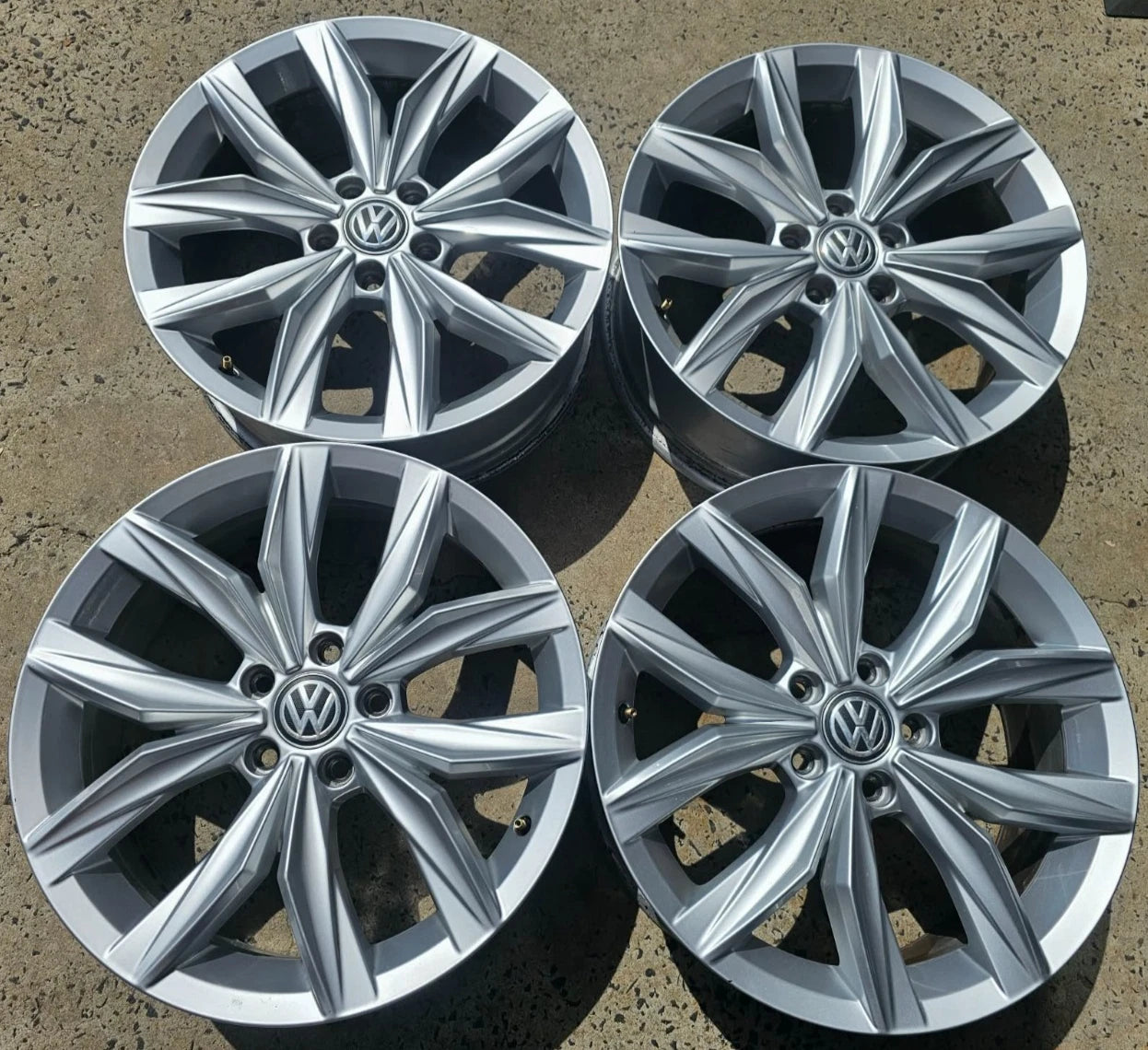 4x 18" Genuine 2020 Volkswagen Tiguan Oem Wheels