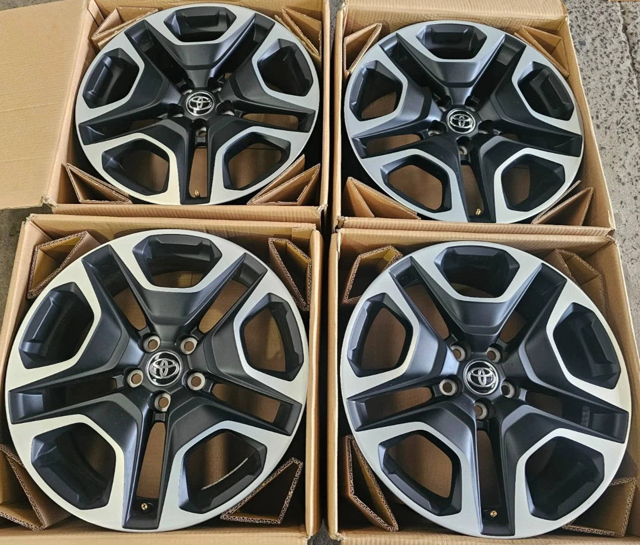 19" Genuine 2024 RAV4 Edge Hybrid Model Oem Wheels